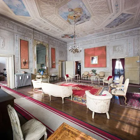 Pensión Palazzo Castiglioni Luxury And *