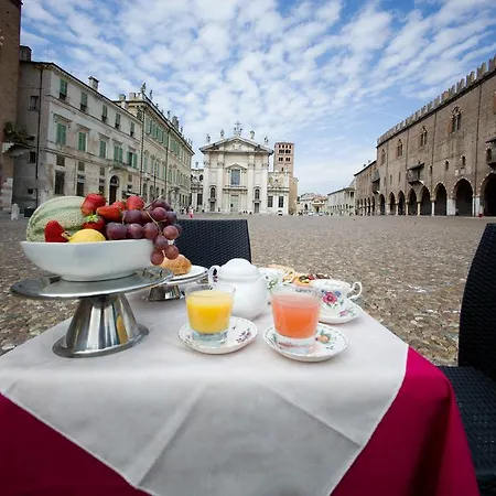 Palazzo Castiglioni Luxury And Πανσιόν 4*