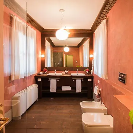 Πανσιόν Palazzo Castiglioni Luxury And 4*