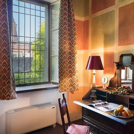 Pensión Palazzo Castiglioni Luxury And Mantua